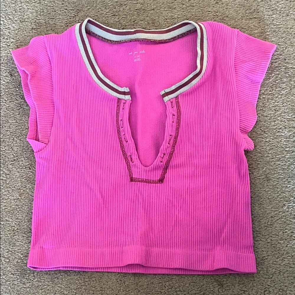 Urban Outfitters Pink Short Sleeve Top - Picture 1 of 4